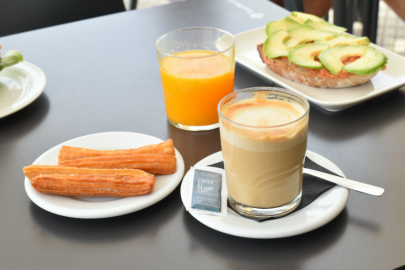 Cafetería y panadería en Foz, desayunos, meriendas, pan, empanadas... Panificadora del Eo